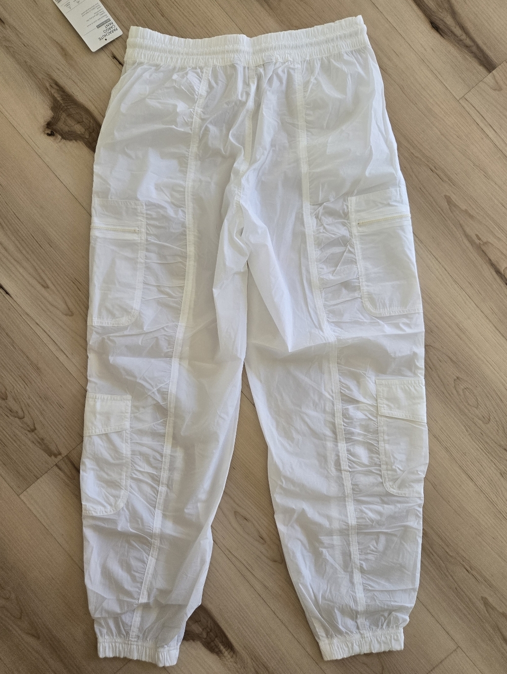 NWT Athleta Parachute Cargo Pant, White, Size 4 - Picture 2 of 4